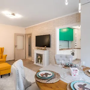  Apartment Doctors Garden - Central&modern 2bd Flat In